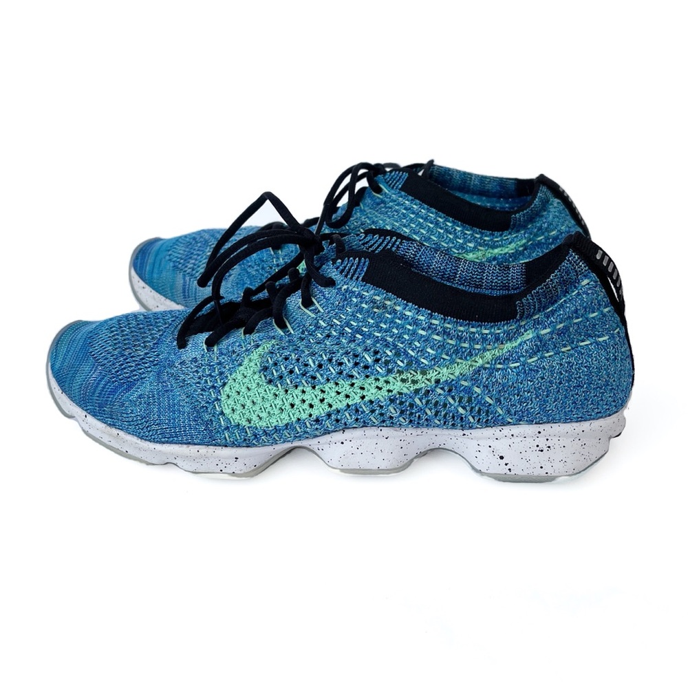 EUC Nike Fly Knit - Size 9